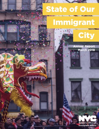 纽约市首份移民年度报告，以华埠春节游行舞龙为封面。（美国《世界日报》/市长办公室提供）